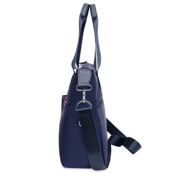 mochila multifuncional para uso diario MOVAC detalle de cierres y acabados